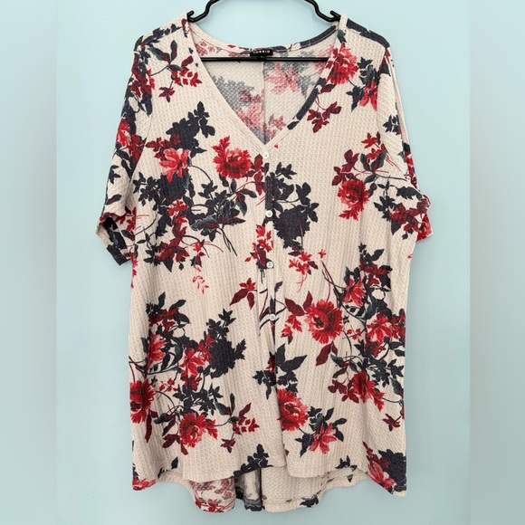torrid Tops - Torrid Floral Waffle Knit V Neck Tunic Length Shirt Blouse Womens Size 3 22/24